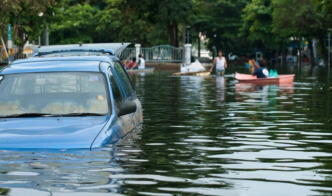 FLOOD RE : Chute Dramatique des Bénéfices Face à des Réclamations d'Inondation Record