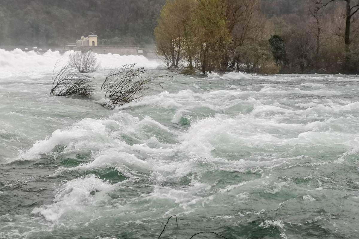 eau-inondations Montée des eaux qui provoque des inondations